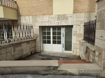 Locale in centro con pertinenza esclusiva