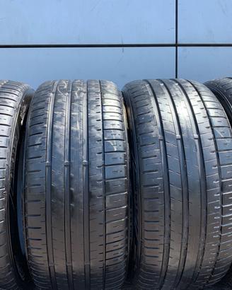 Gomme 245 45 17