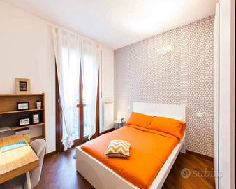 Stanza in appartamento di 151 m² a Milano