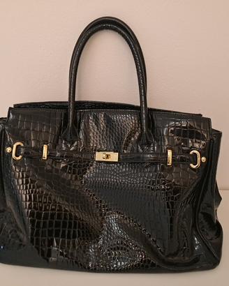 Borsa in vernice nera