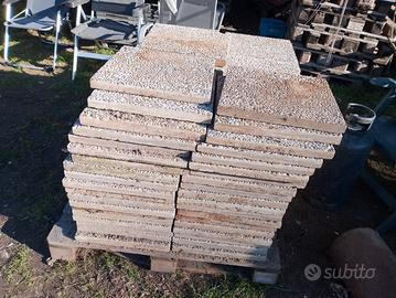 200- PIASTRELLE 40X40 IN GRANIGLIA