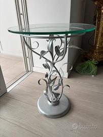 Tavolino in metallo e vetro