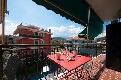 Bilocale arredato su Viale della Repubblica