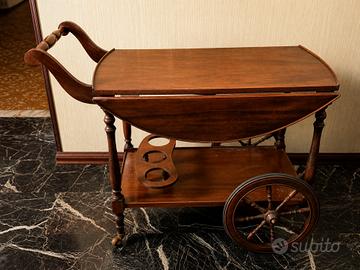 Carrello portavivande vintage in legno con ruote