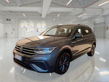 VOLKSWAGEN TIGUAN ALLSPACE 2.0 TDI SCR LIFE DSG SU
