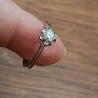 Anello vintage in oro bianco con solitario 