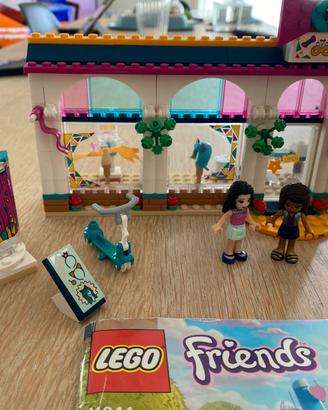 Lego Friends boutique