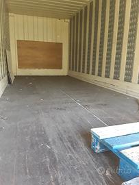 Container 25 piedi allestimenti capi appesi SHUTER