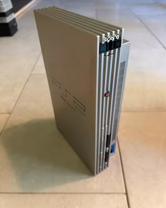 PlayStation 2 Silver + 2 Controller + 17 Giochi