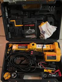 SOLLEVATORE AUTO