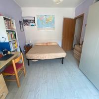 Ampia Camera con ampia finestra ragazze Uniroma3