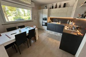 Villetta a schiera in contesto tranquillo