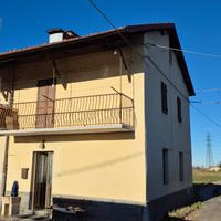 Casa in campagna completa di autorimessa e terreno