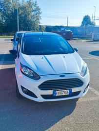Ford Fiesta 1.5 TDCi 75 CV 5 porte Black & White 