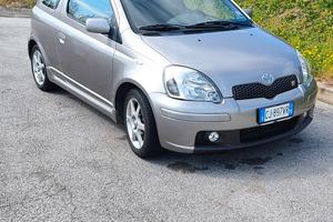 Toyota jaris rarissima 1.5 16v 3p. Sport