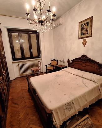 camera da letto stile classico antico