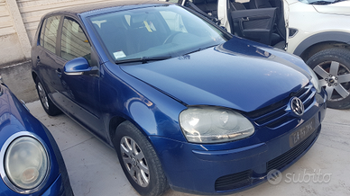 Volkswagen Golf 5 1.6 benzina anno 2005 ricambi