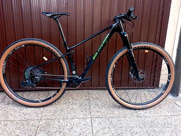 Lee Cougan Innova tg S/M esc.30 mm  carbon boost
T