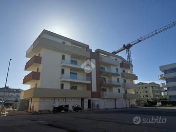 3 LOCALI A ALBA ADRIATICA