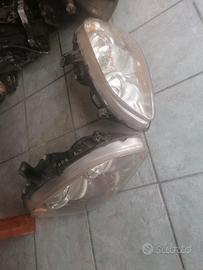 Fanali anteriori Croma