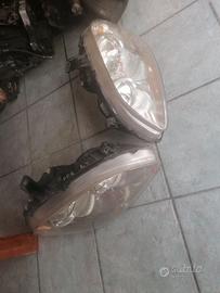 Fanali anteriori Croma