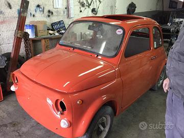Auto d’epoca fiat 500L da collezione
