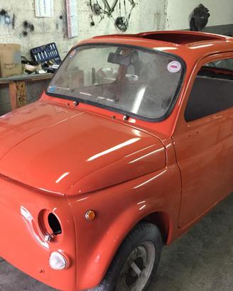 Auto d’epoca fiat 500L da collezione