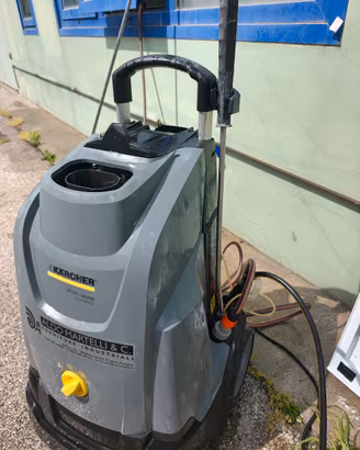 IDROPULITRICE a caldo KARCHER

