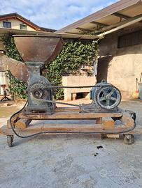 Mulino macina granaglie trifase