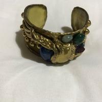 BRACCIALE CON LAVORAZIONI E PIETRE