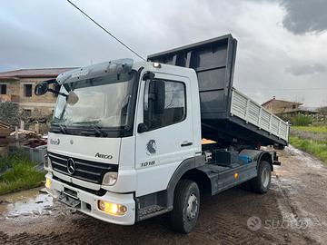 Mercedes Atego Scarrabile