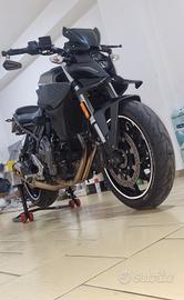 Suzuki gsx 8s 