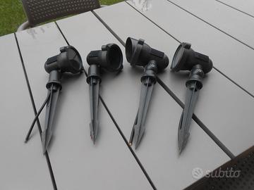 4 faretti led giardino a picchetto.pari nuovo