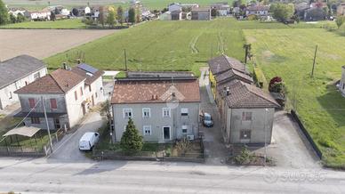 3 LOCALI A CENTO