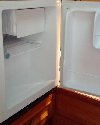 Mini frigo perfettamente funzionante 