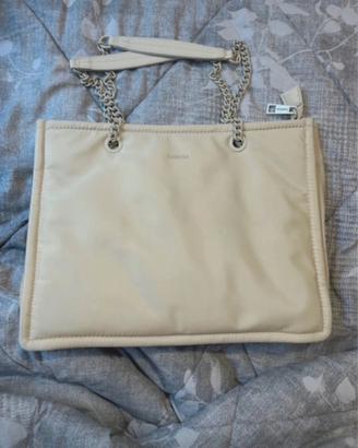 Borsa beige Carpisa con catena