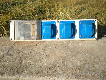 Presa TRIPLA 220 V. ..16 A