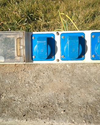 Presa TRIPLA 220 V. ..16 A