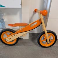 bicicletta in legno senza pedali 