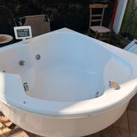 Vasca TEUCO idromassaggio ad angolo