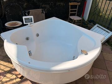 Vasca TEUCO idromassaggio ad angolo