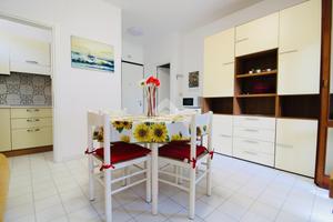 2 LOCALI A JESOLO