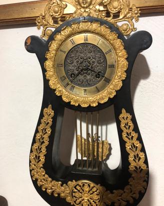 Orologio a lira francia della fine del XIII secolo