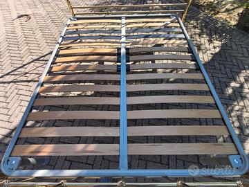 letto in ottone dorato con rete ortopedica
