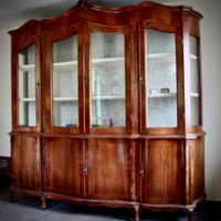 Credenza con vetrina