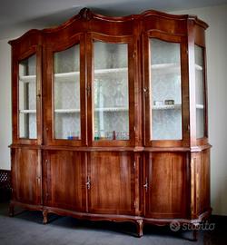 Credenza con vetrina