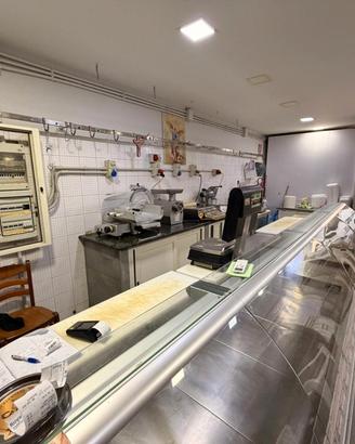 Attività Di Macelleria Con Attrezzature S. Brunell