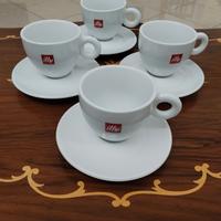 4 tazze da cappuccino Illy con 4 piattini 