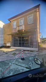 Casa Indipendente con negozio ad Arzergrande