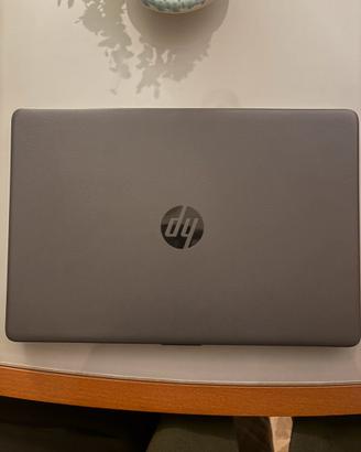 HP 255 G8 - Ryzen 5 5500U